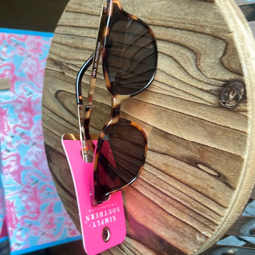 NWT Simply Southern Tortoise Cat Eye Sunglasses 100% UV protection